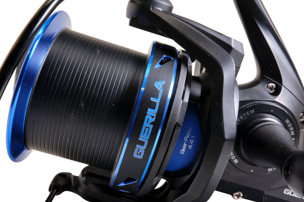 Guerilla Surf 8000 Black/Blue Reel