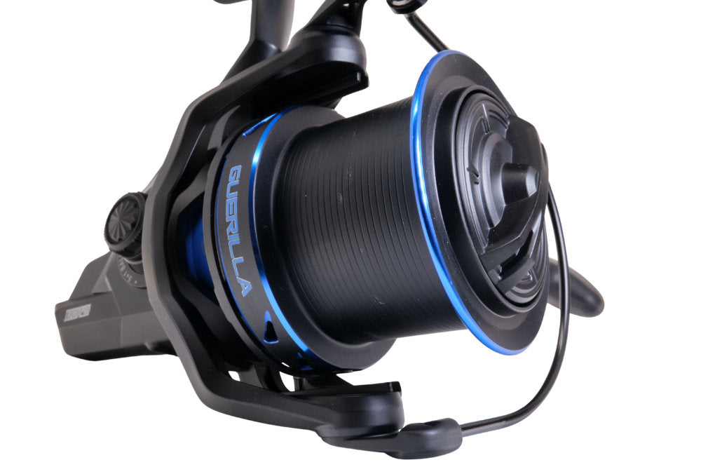 Guerilla Surf 8000 Black/Blue Reel